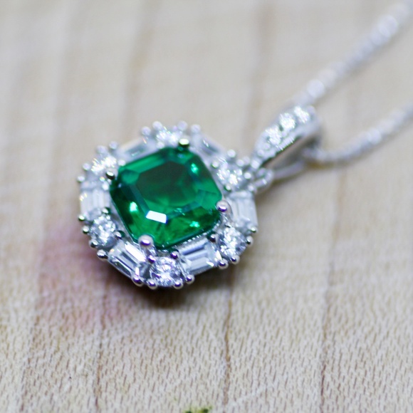 Emerald Pendant Solid Sterling Silver, May Birthstone, 20th Anniversaries - Picture 5 of 6